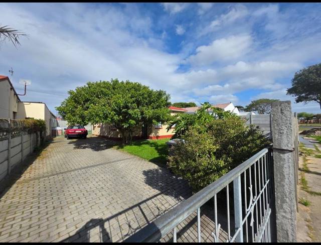 2 BEDROOM HOUSE FOR SALE IN RUYTERWACHT